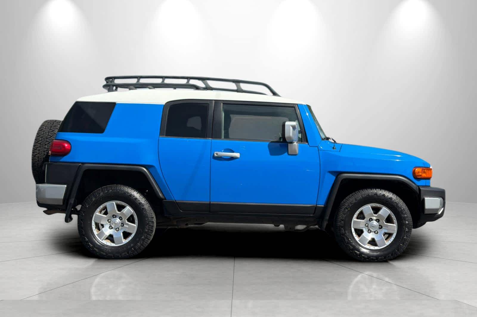 Thumbnail: 2007 Toyota FJ Cruiser - 7