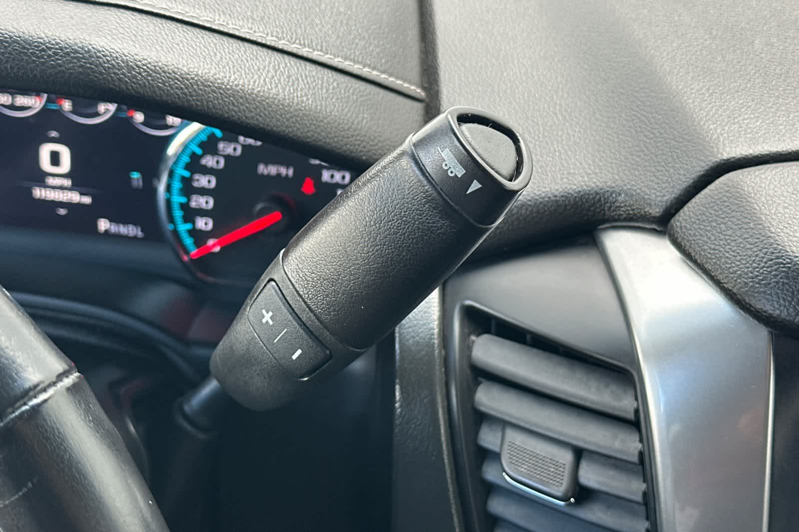 Thumbnail: 2017 Chevrolet Suburban - 25