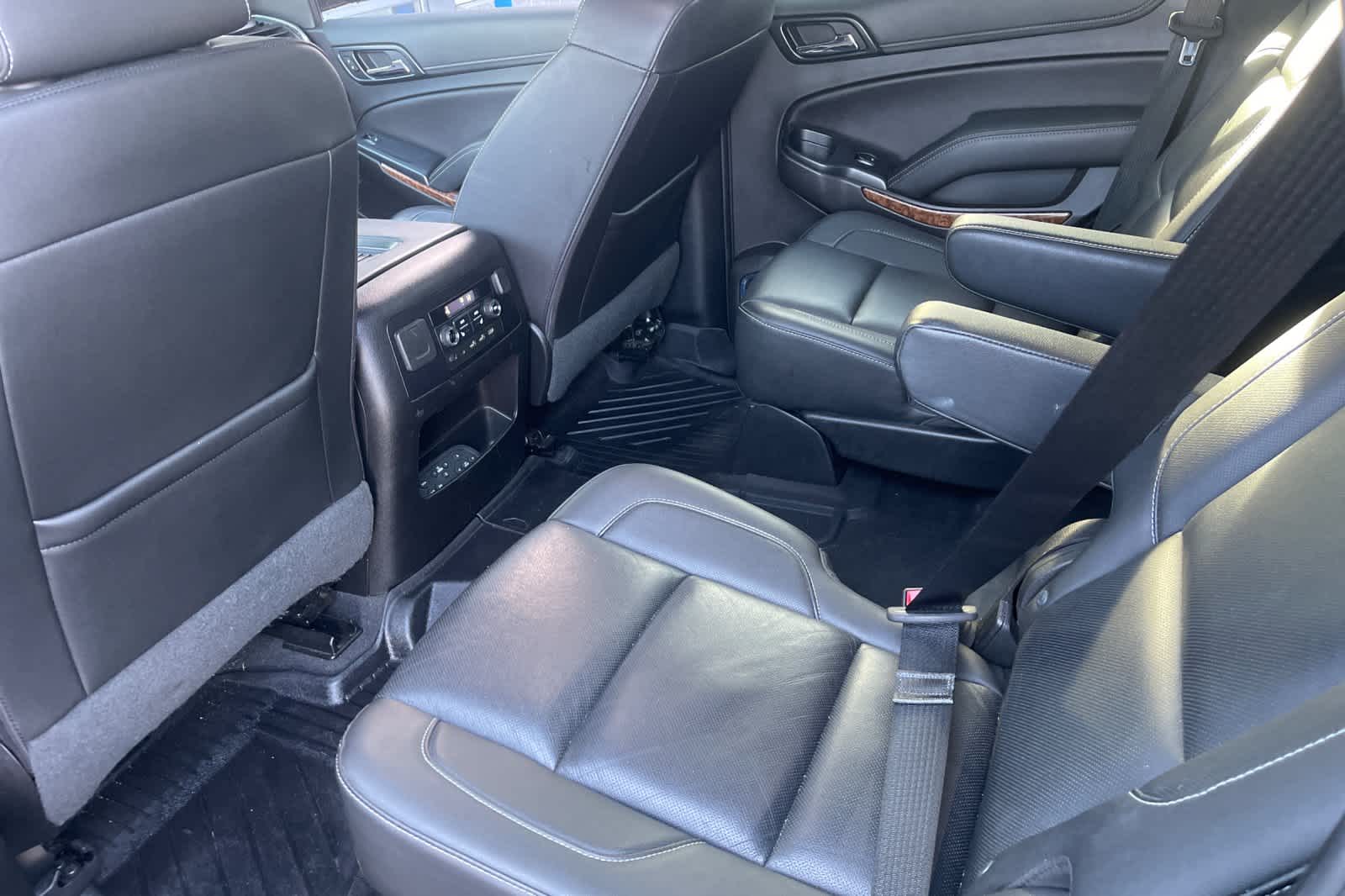 Thumbnail: 2019 Chevrolet Tahoe - 4