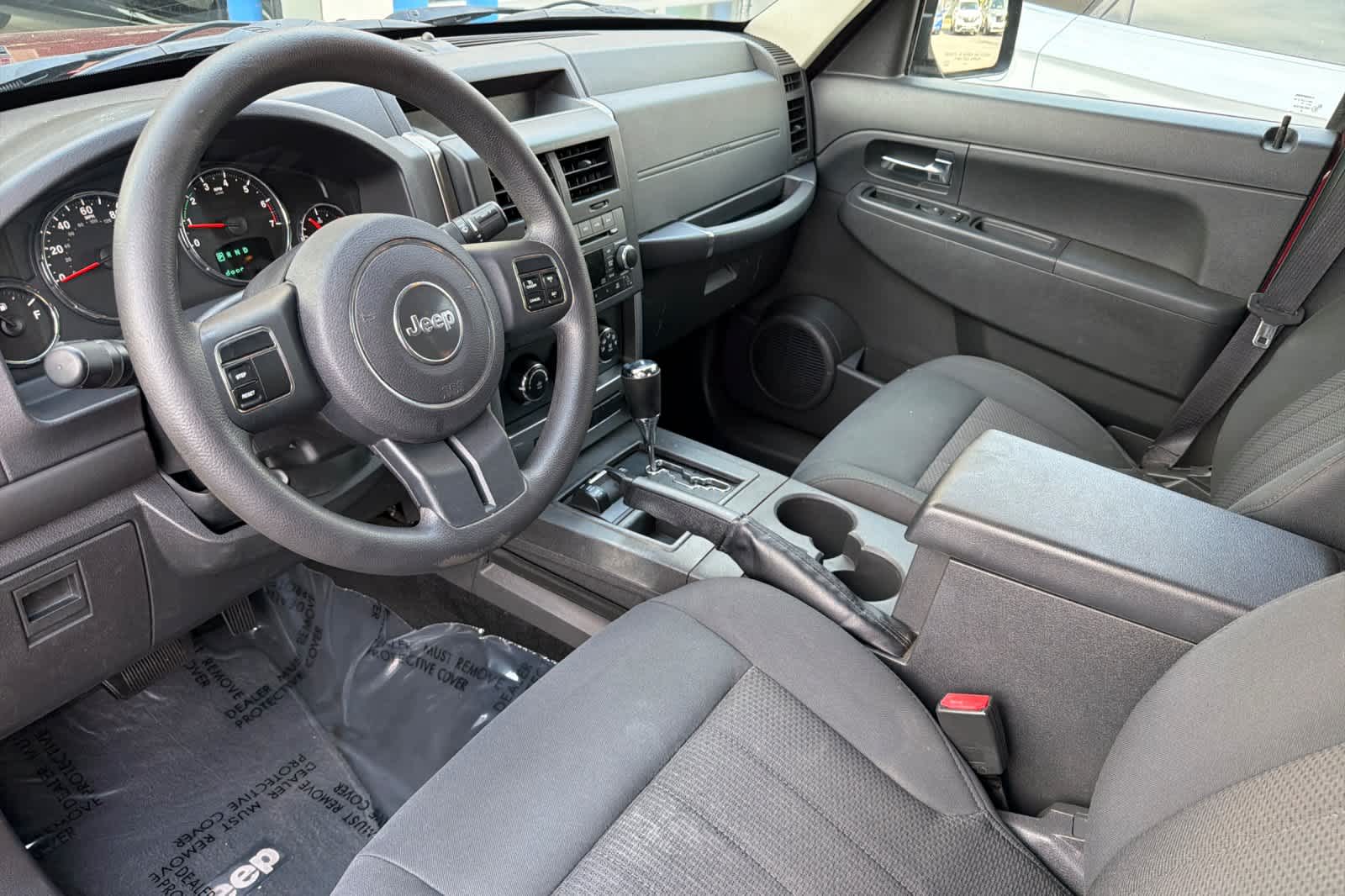 Thumbnail: 2011 Jeep Liberty - 13