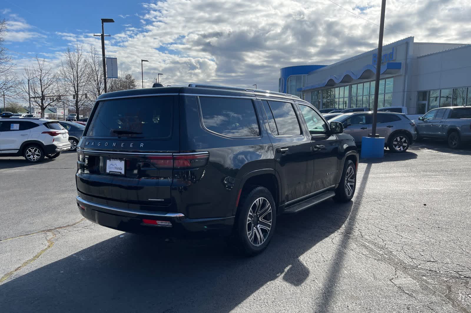 Thumbnail: 2024 Jeep Wagoneer - 5