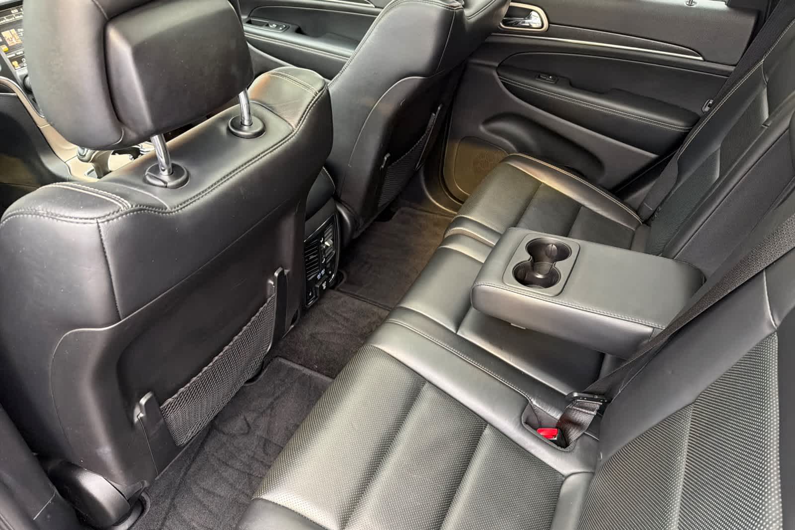 Thumbnail: 2015 Jeep Grand Cherokee - 4