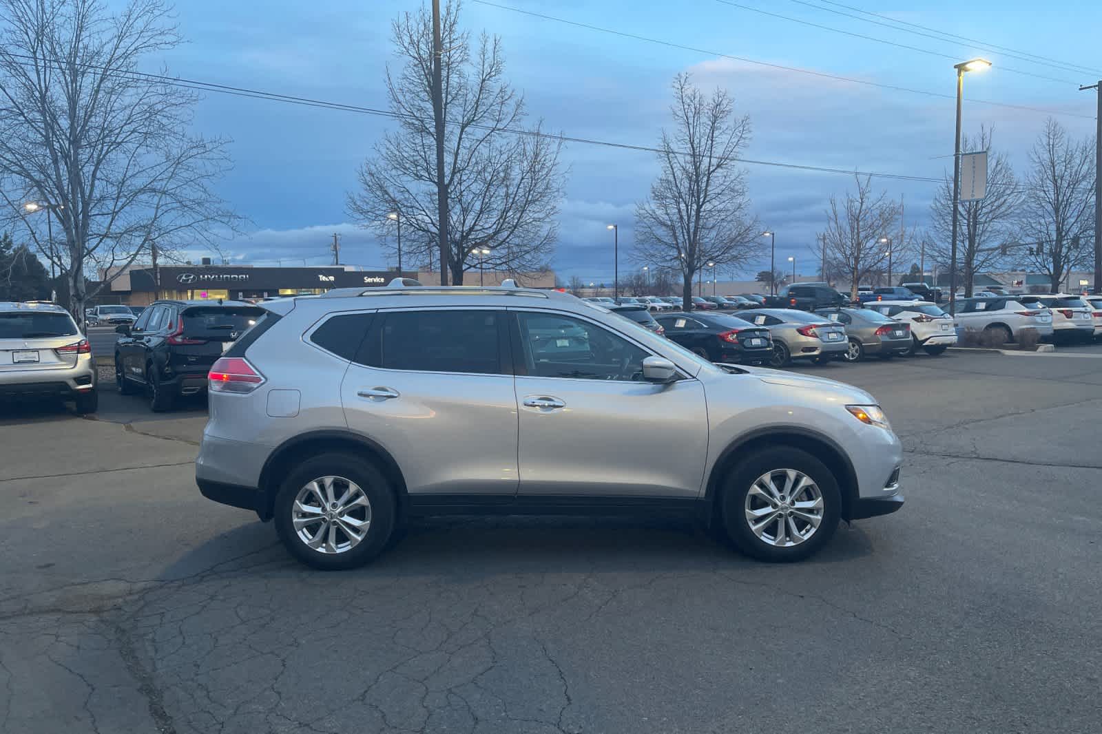 Thumbnail: 2016 Nissan Rogue - 8