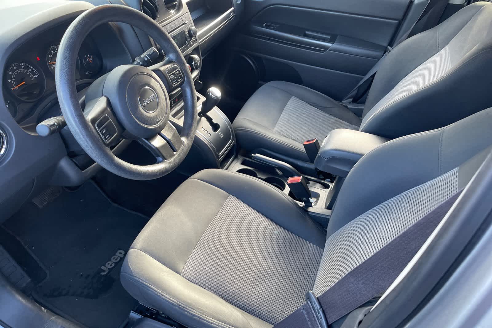 Thumbnail: 2016 Jeep Patriot - 12