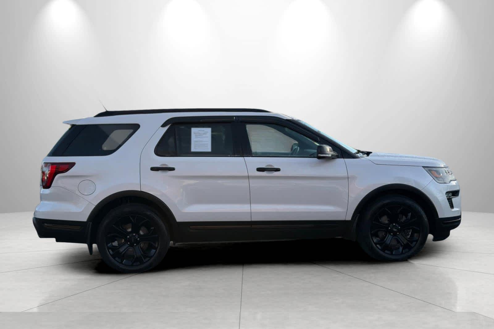 Thumbnail: 2019 Ford Explorer - 8
