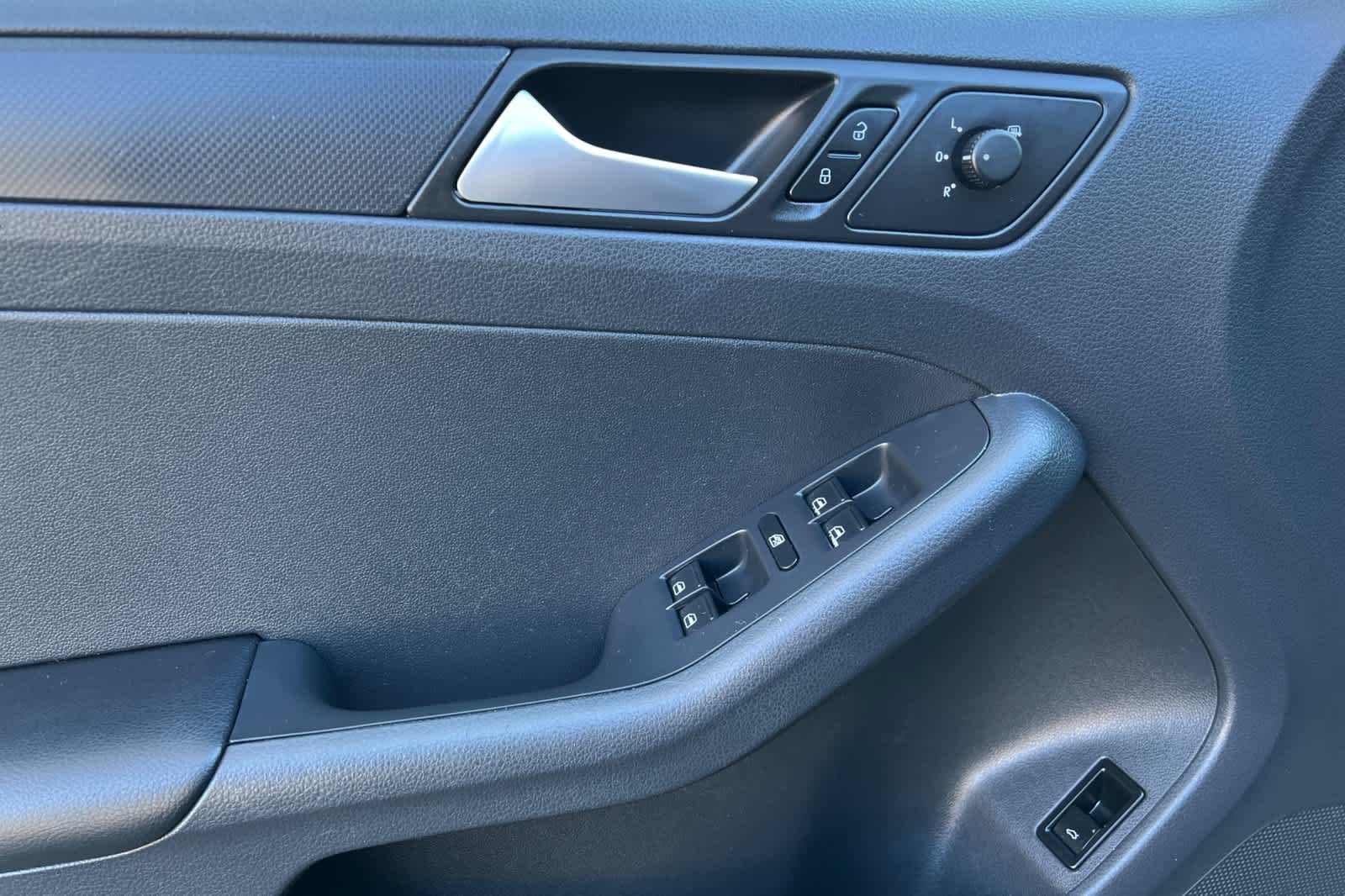 Thumbnail: 2014 Volkswagen Jetta - 14