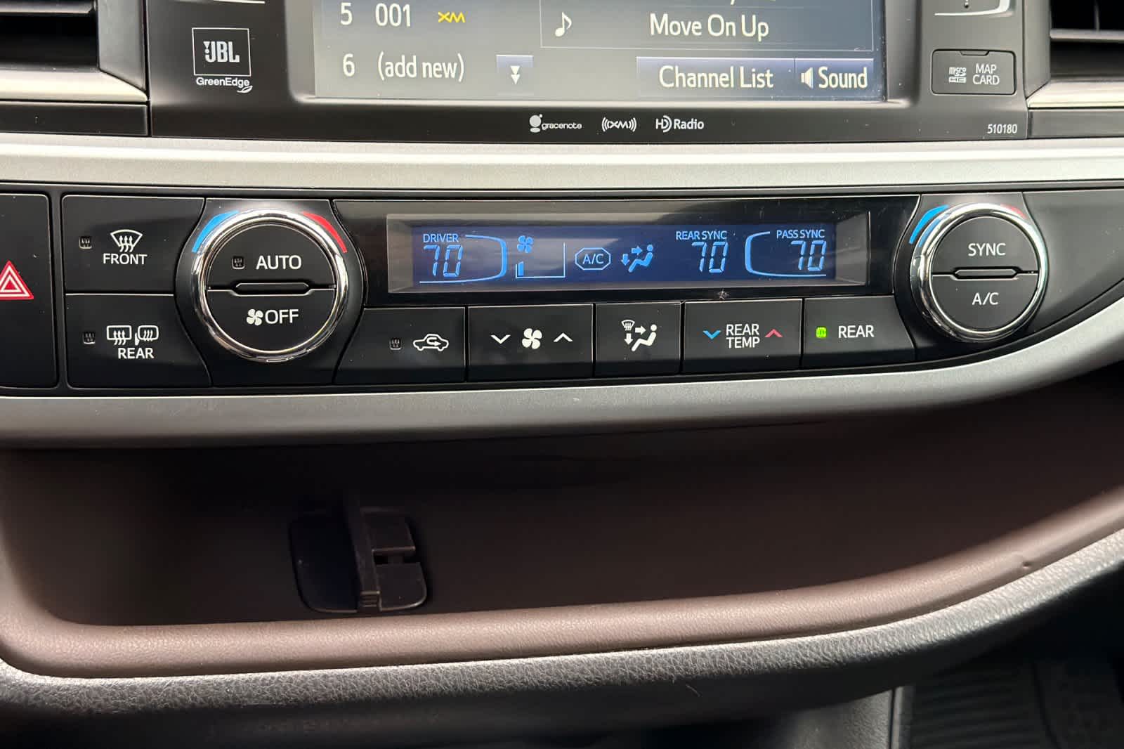 Thumbnail: 2018 Toyota Highlander - 24