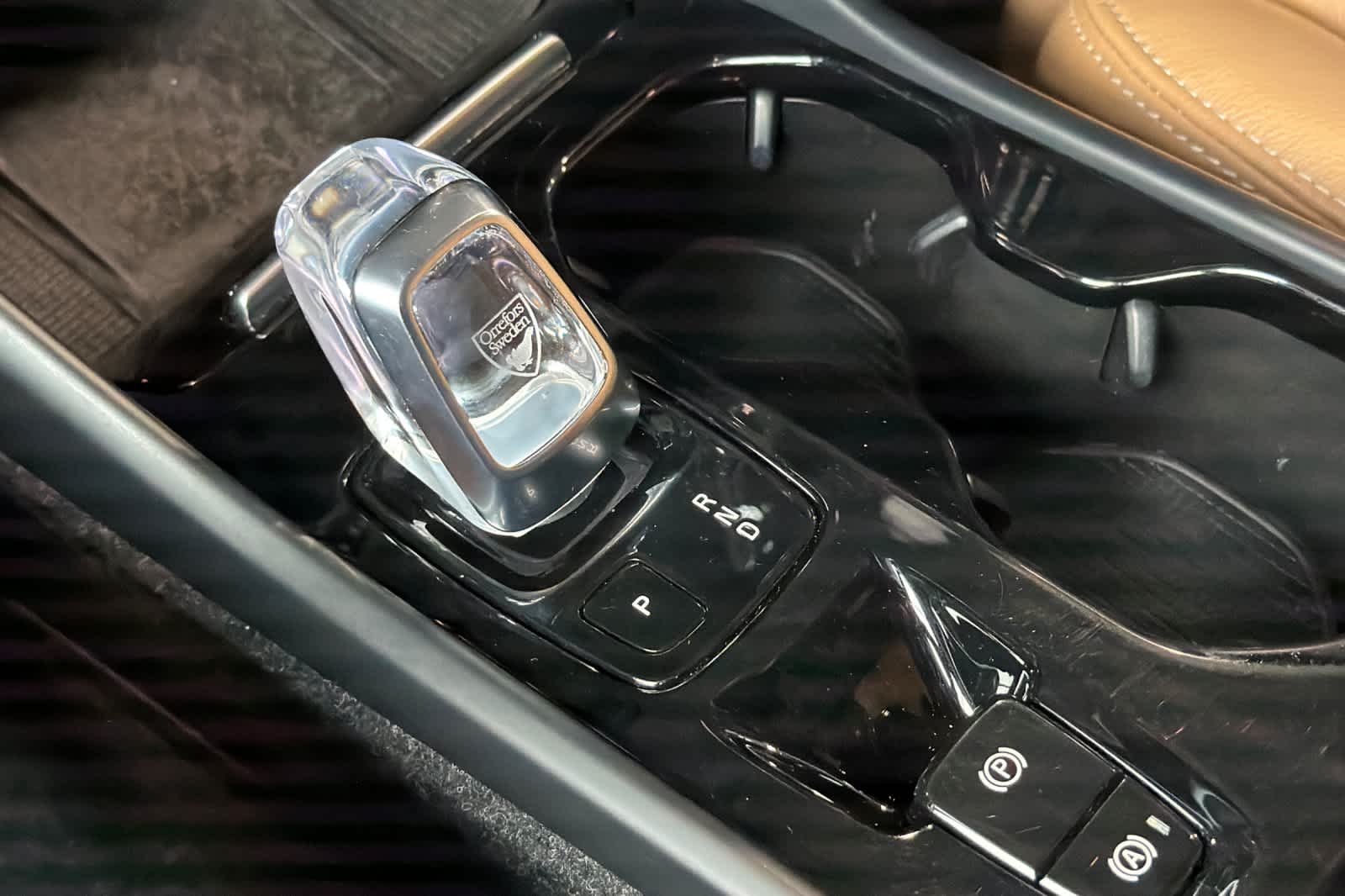 Thumbnail: 2022 Volvo XC40 - 24