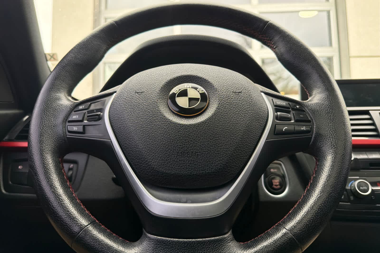 Thumbnail: 2012 BMW 3 Series - 24