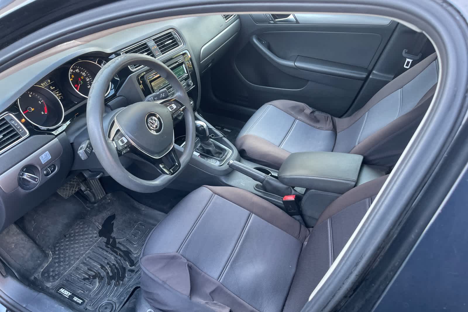 Thumbnail: 2015 Volkswagen Jetta - 9