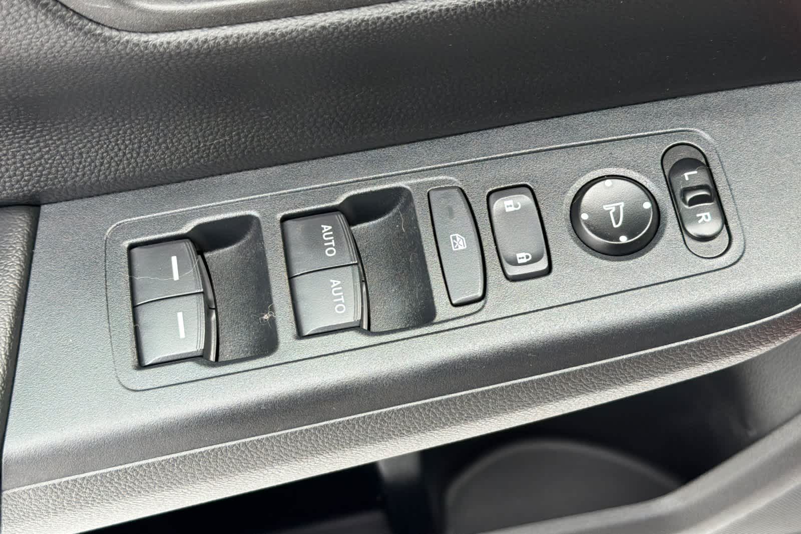 Thumbnail: 2023 Honda CR-V - 15