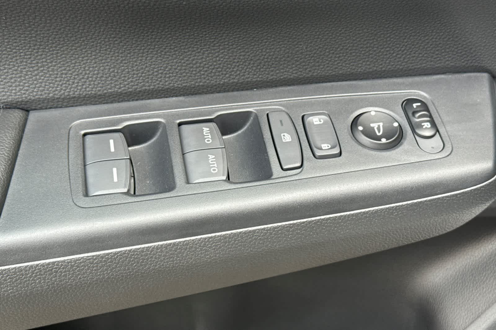 2027 Honda CR-V EX - Photo 15