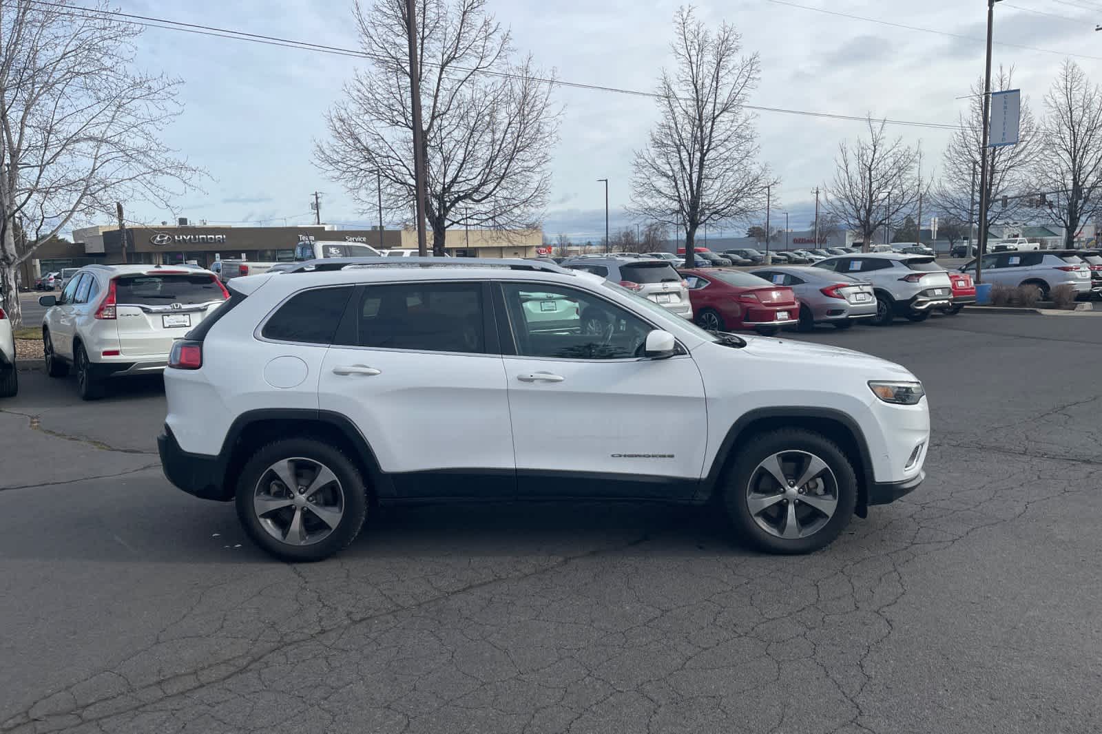 Thumbnail: 2020 Jeep Cherokee - 7