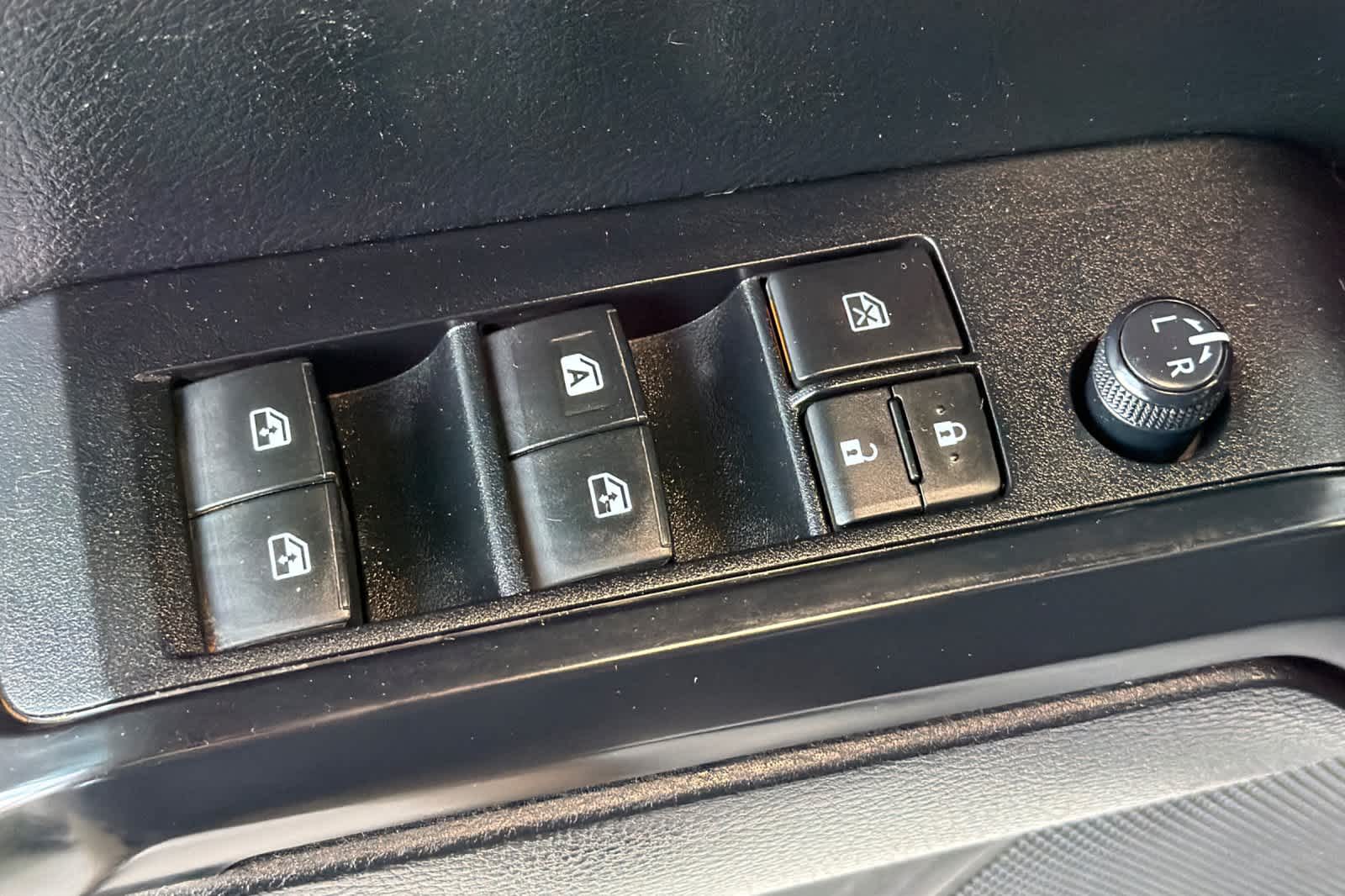 Thumbnail: 2019 Toyota Tacoma - 15