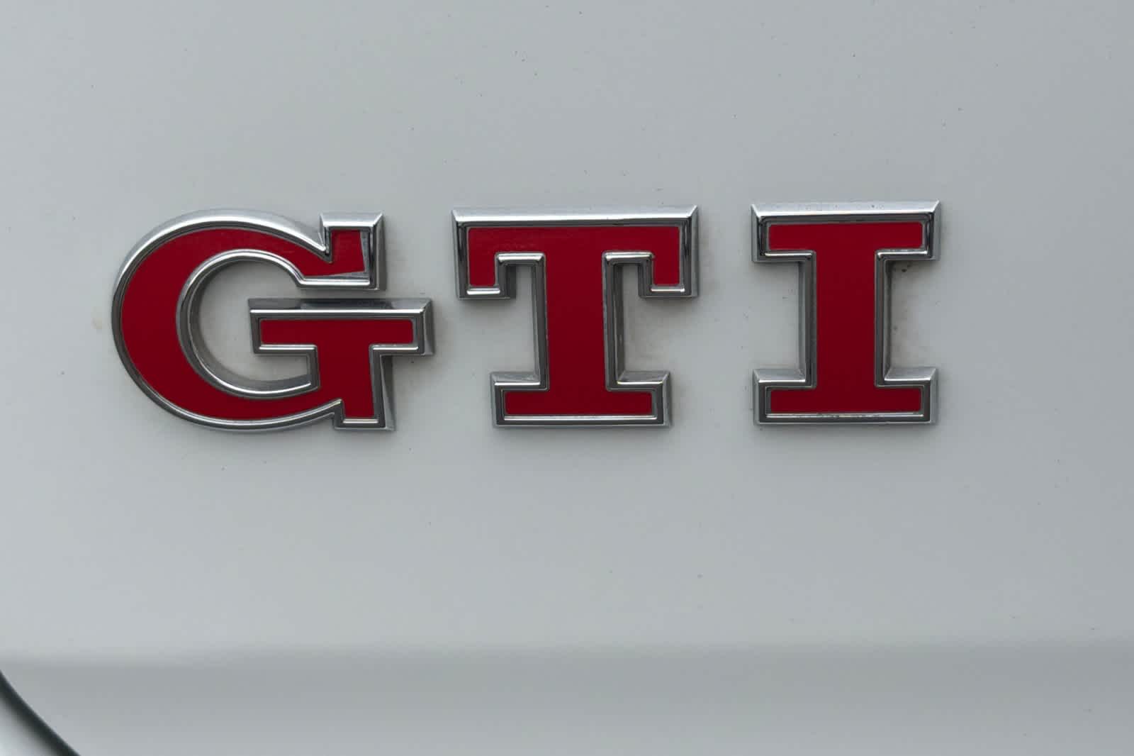 Thumbnail: 2016 Volkswagen Golf - 12