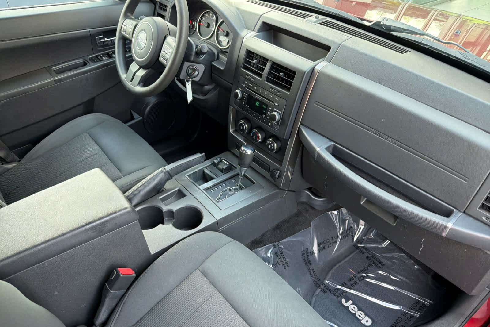 Thumbnail: 2011 Jeep Liberty - 18