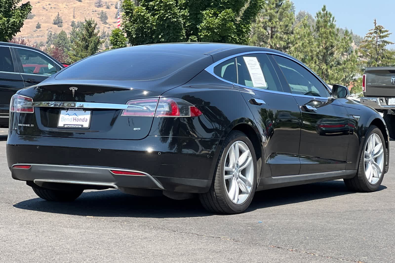 Used 2015 Tesla Model S 85 with VIN 5YJSA1H11FF083893 for sale in Bend, OR