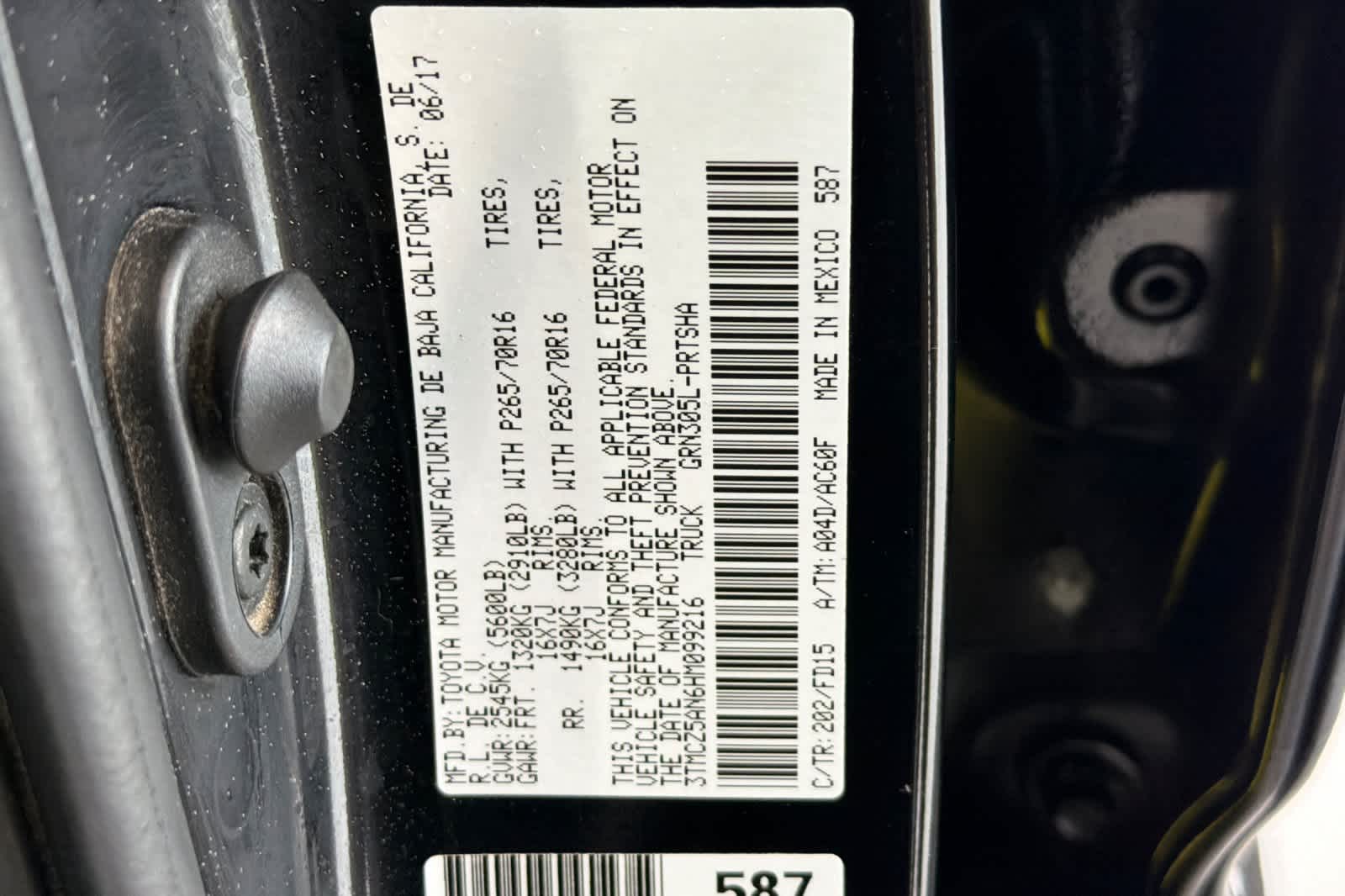 Thumbnail: 2017 Toyota Tacoma - 29