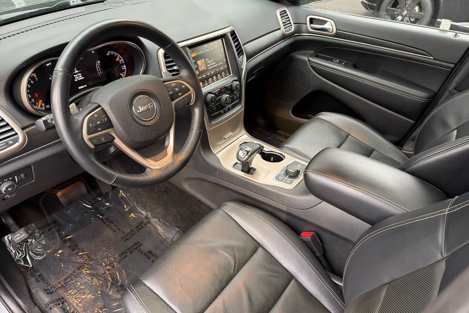 Thumbnail: 2015 Jeep Grand Cherokee - 13