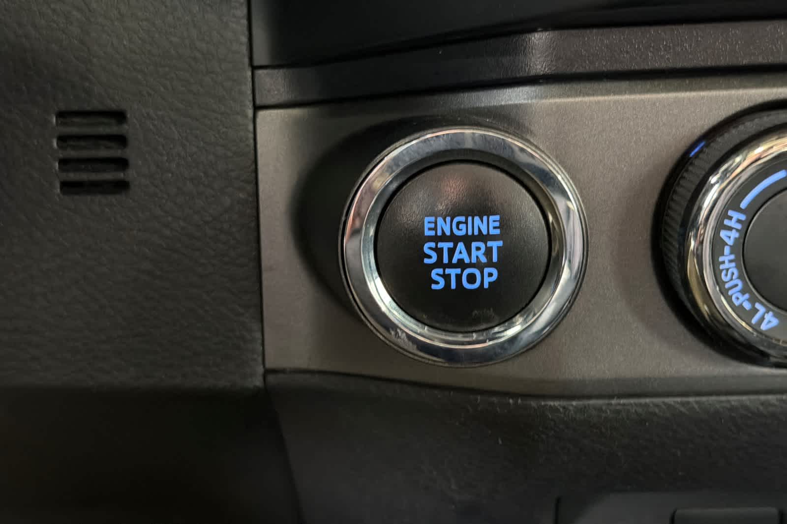 Thumbnail: 2020 Toyota Tacoma - 24