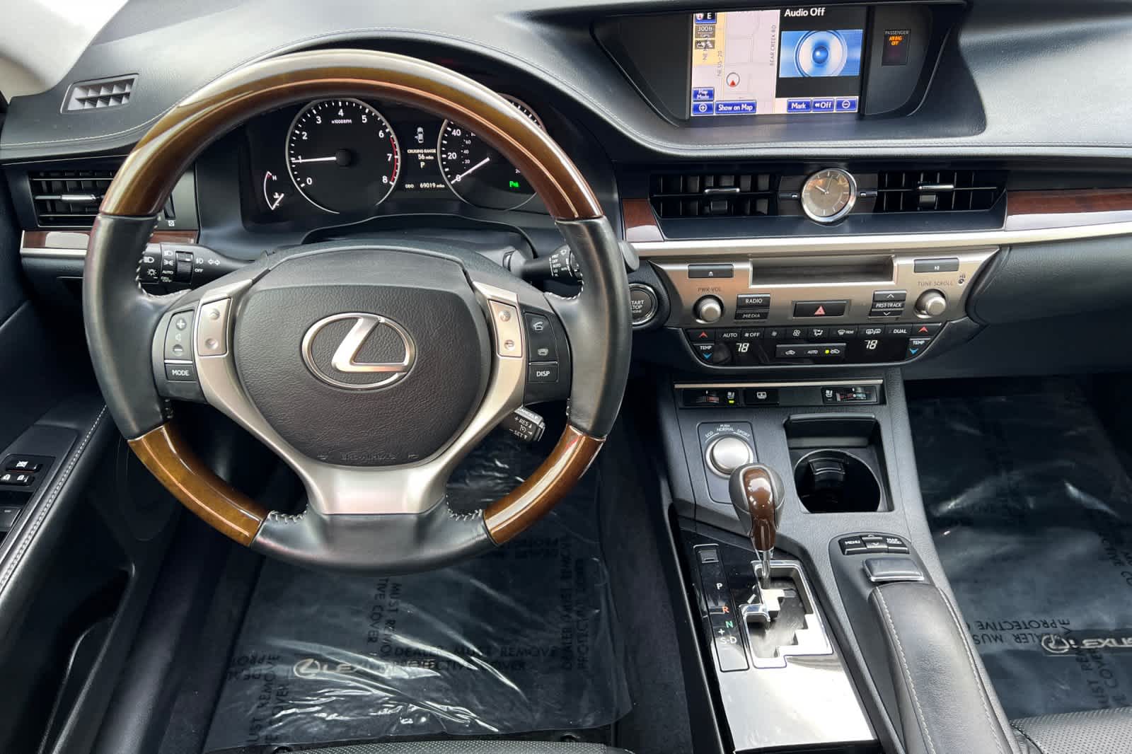 Thumbnail: 2013 Lexus ES - 16