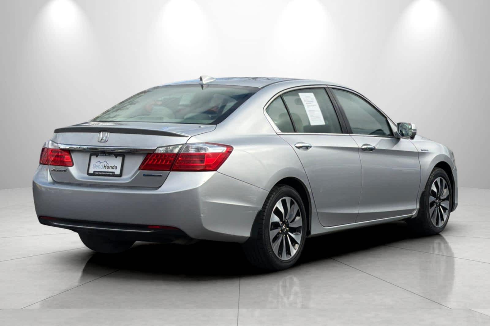 2015 Honda Accord Hybrid photo 2