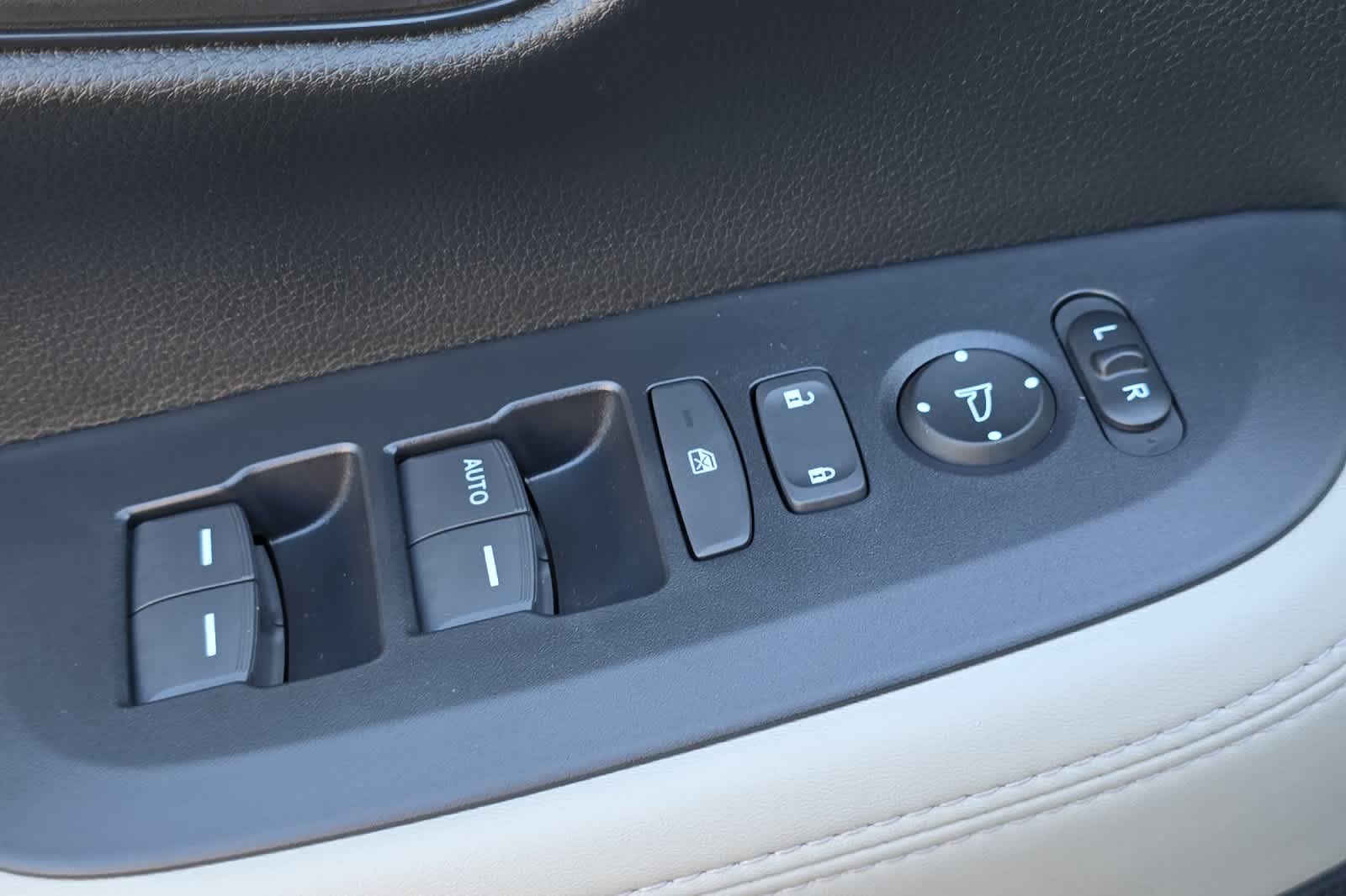 Thumbnail: 2026 Honda HR-V - 15