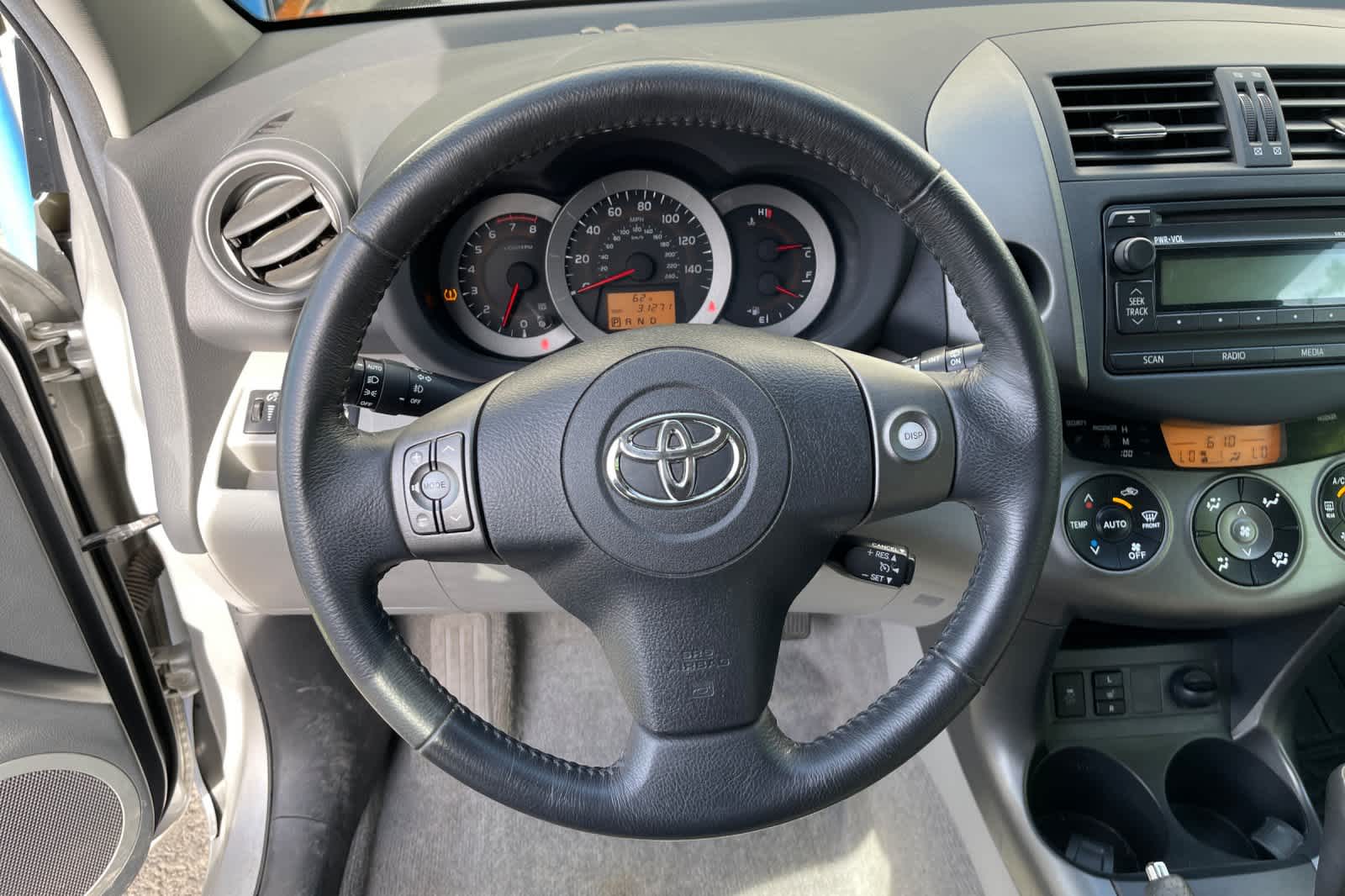 Thumbnail: 2012 Toyota RAV4 - 12