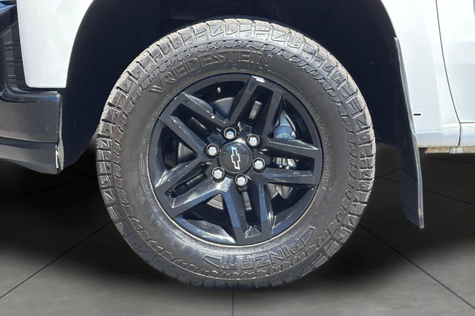 Thumbnail: 2019 Chevrolet Silverado 1500 - 10