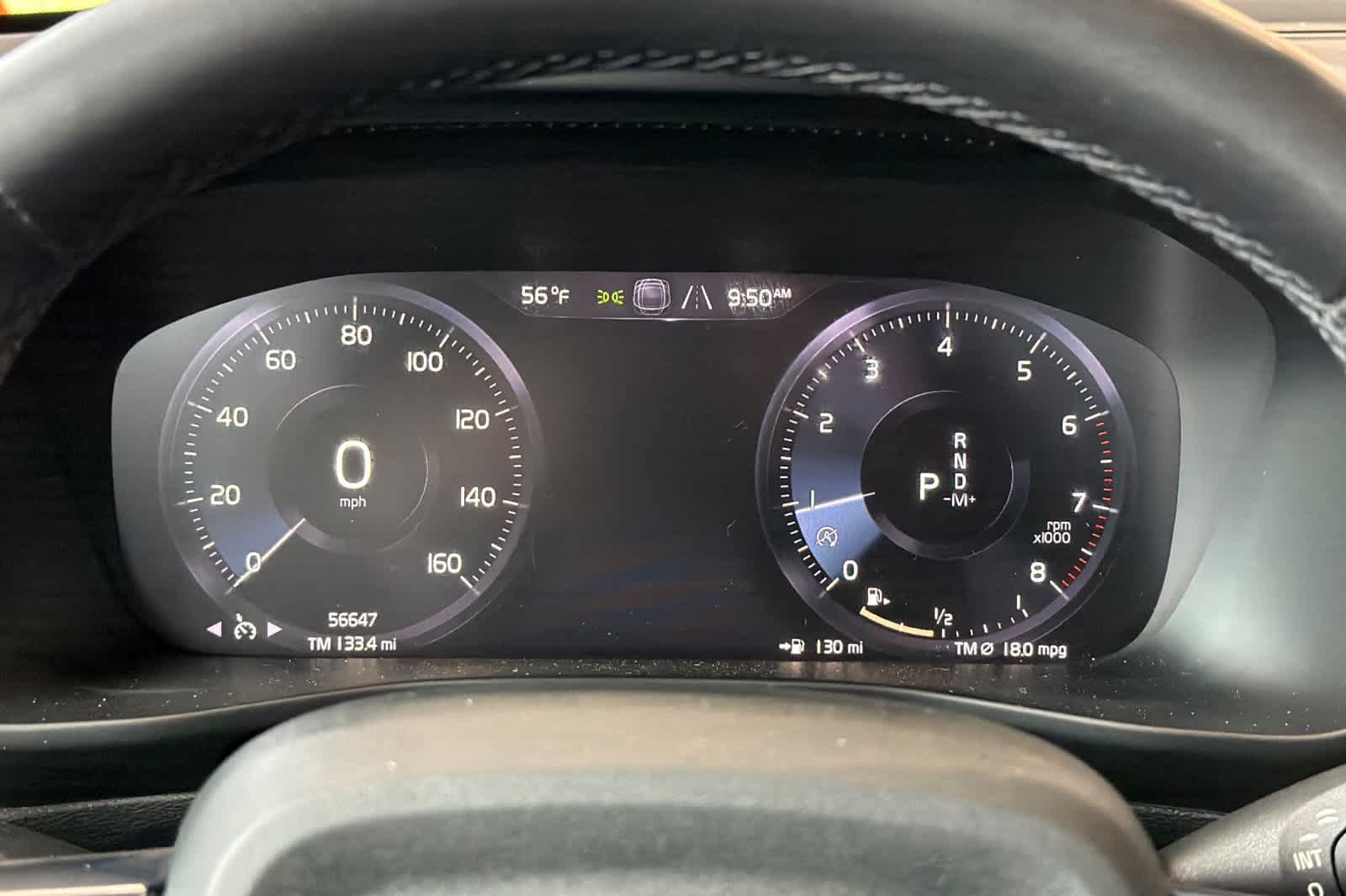 Thumbnail: 2022 Volvo XC40 - 27