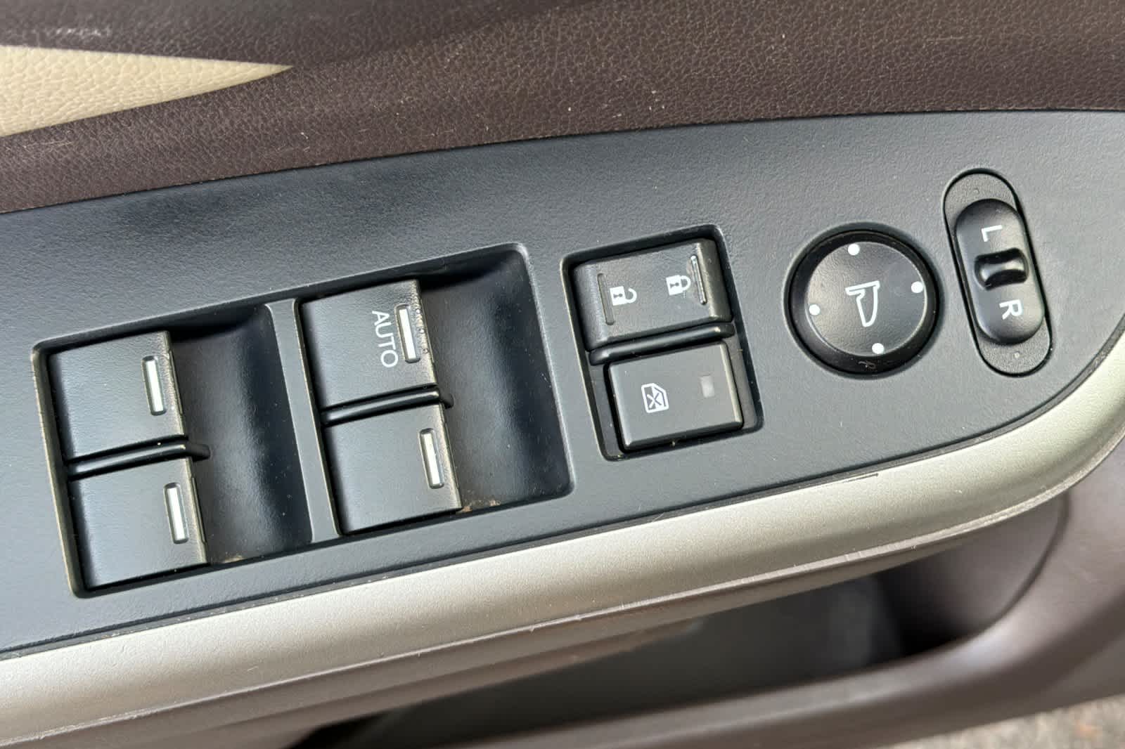 Thumbnail: 2012 Honda CR-V - 15