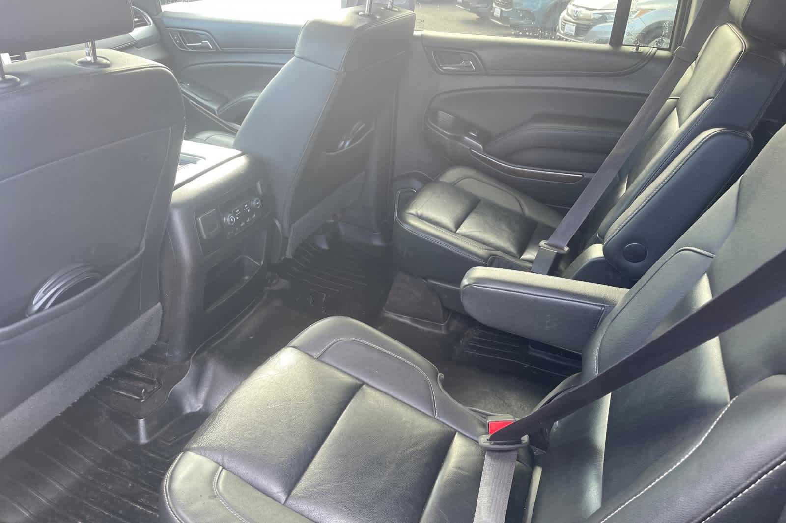 Thumbnail: 2017 Chevrolet Suburban - 4