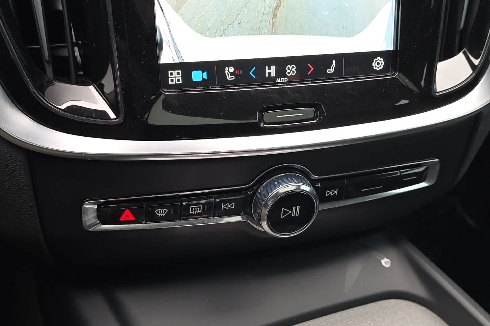 Thumbnail: 2024 Volvo S60 - 23