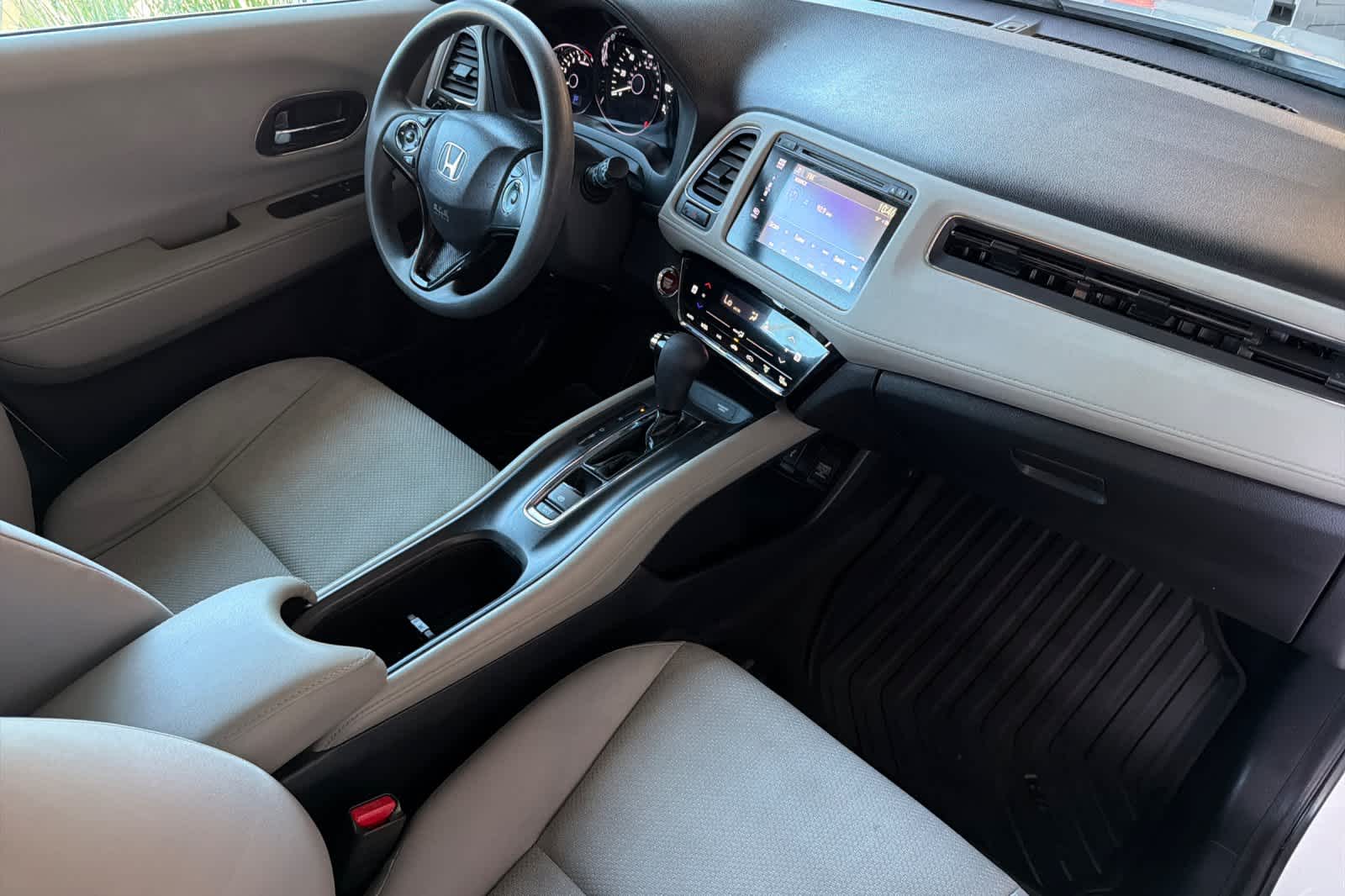 Thumbnail: 2016 Honda HR-V - 17