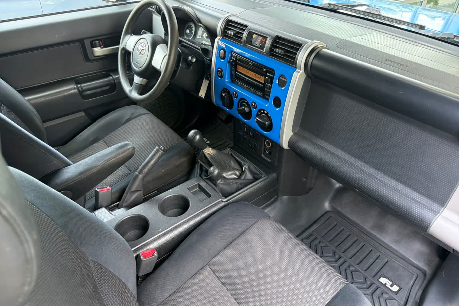Thumbnail: 2007 Toyota FJ Cruiser - 17
