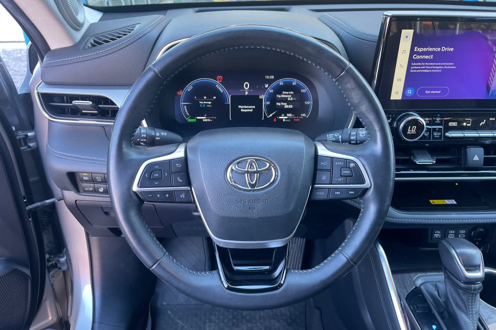 Thumbnail: 2023 Toyota Highlander - 12