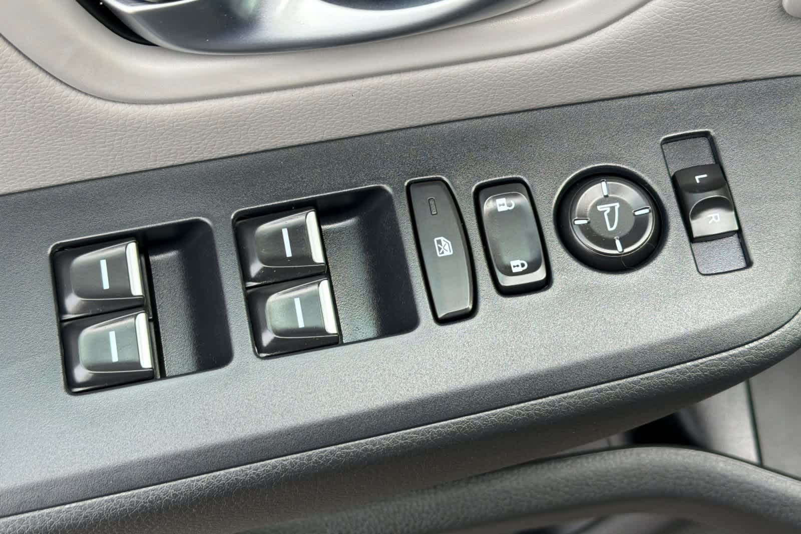 Thumbnail: 2025 Honda Pilot - 15