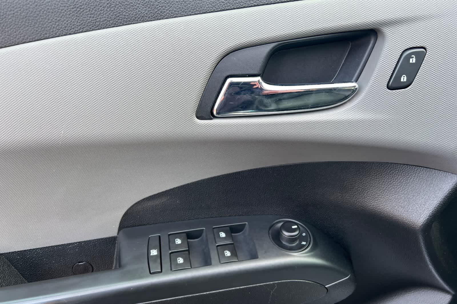 Thumbnail: 2015 Chevrolet Sonic - 14