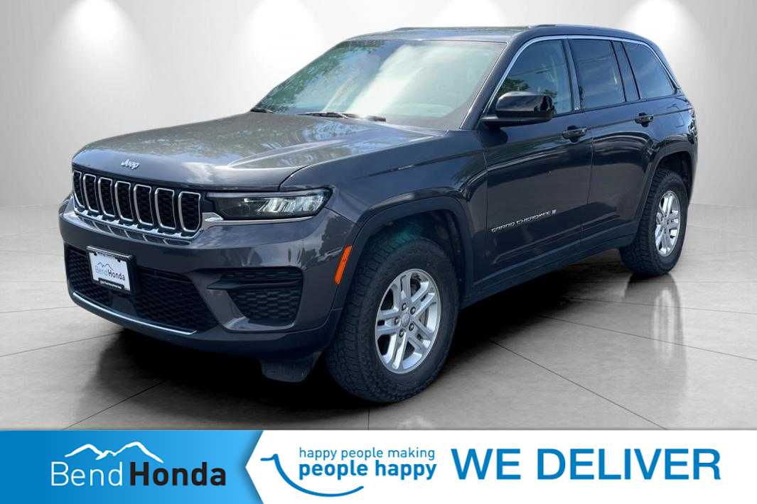 2023 Jeep Grand Cherokee Laredo 4x4's photo