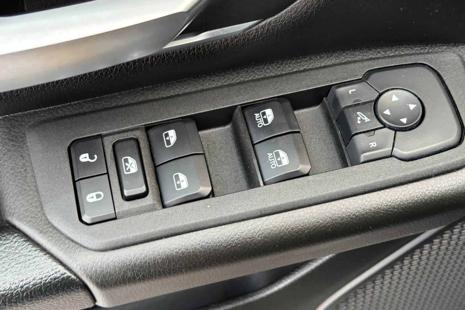 Thumbnail: 2025 RAM 1500 - 15