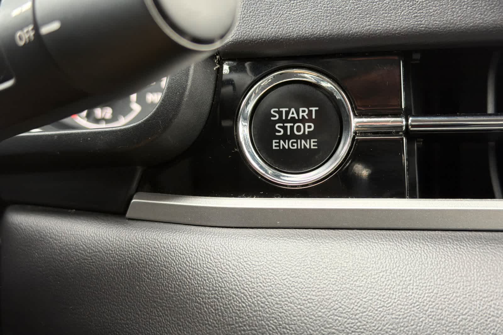 Thumbnail: 2024 Mitsubishi Outlander - 26