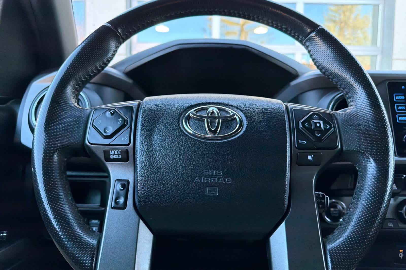 Thumbnail: 2017 Toyota Tacoma - 25