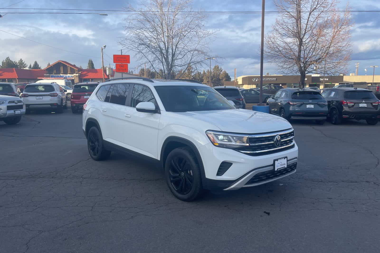 Thumbnail: 2022 Volkswagen Atlas - 9