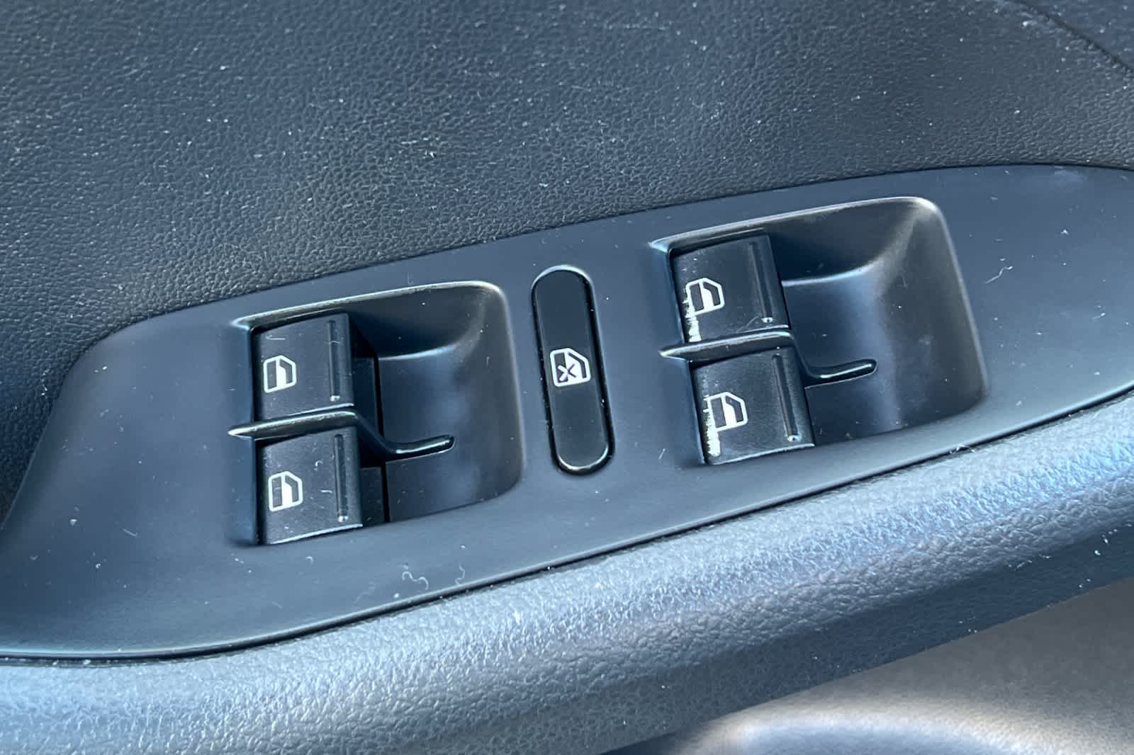 Thumbnail: 2014 Volkswagen Jetta - 15