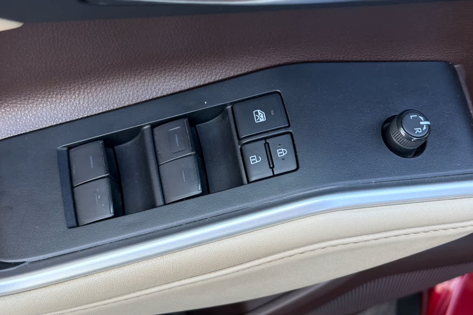Thumbnail: 2021 Toyota Highlander - 14