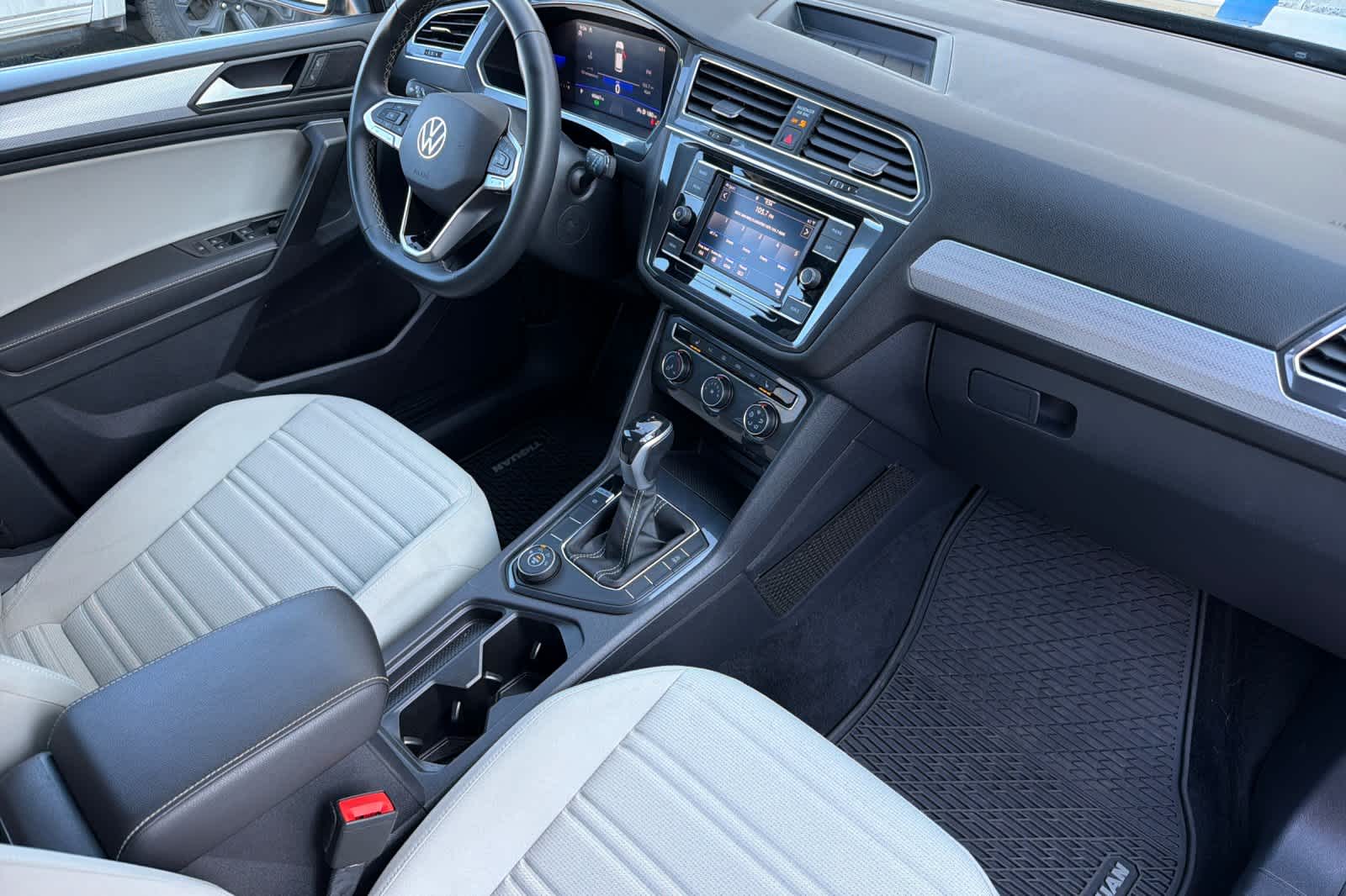 Thumbnail: 2022 Volkswagen Tiguan - 18