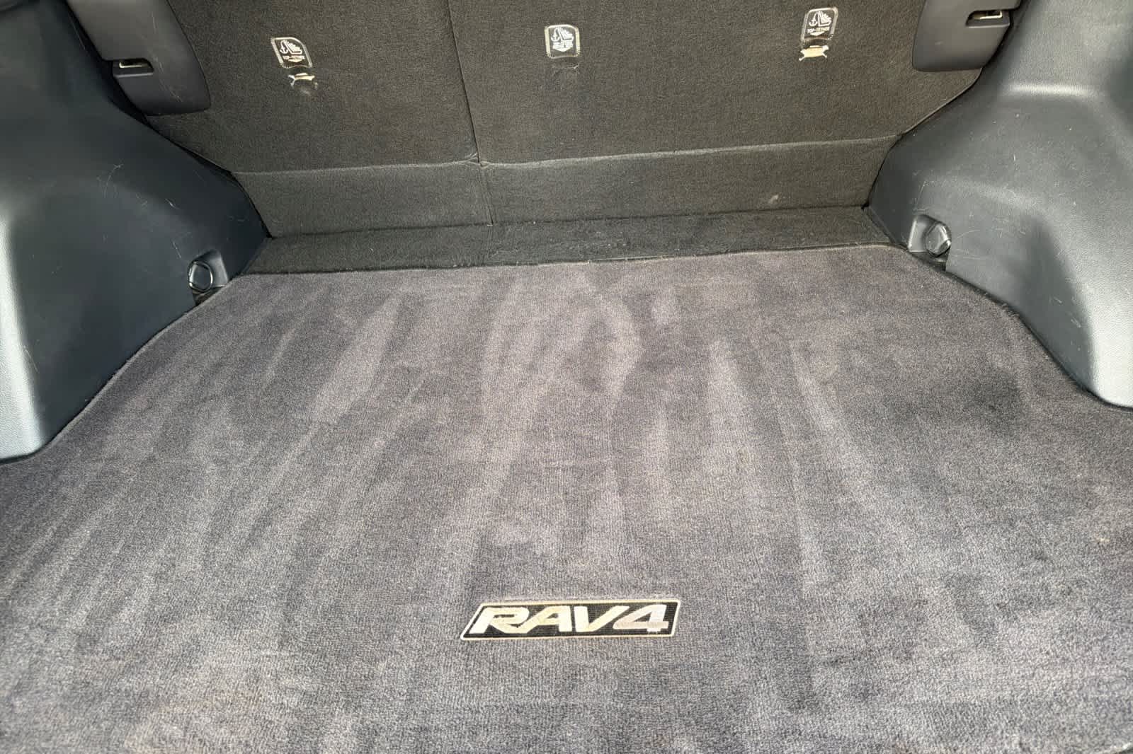 Thumbnail: 2019 Toyota RAV4 - 18