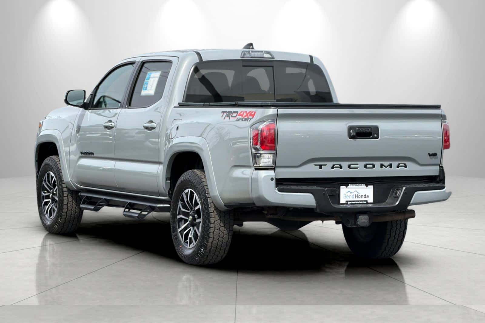 Thumbnail: 2020 Toyota Tacoma - 6