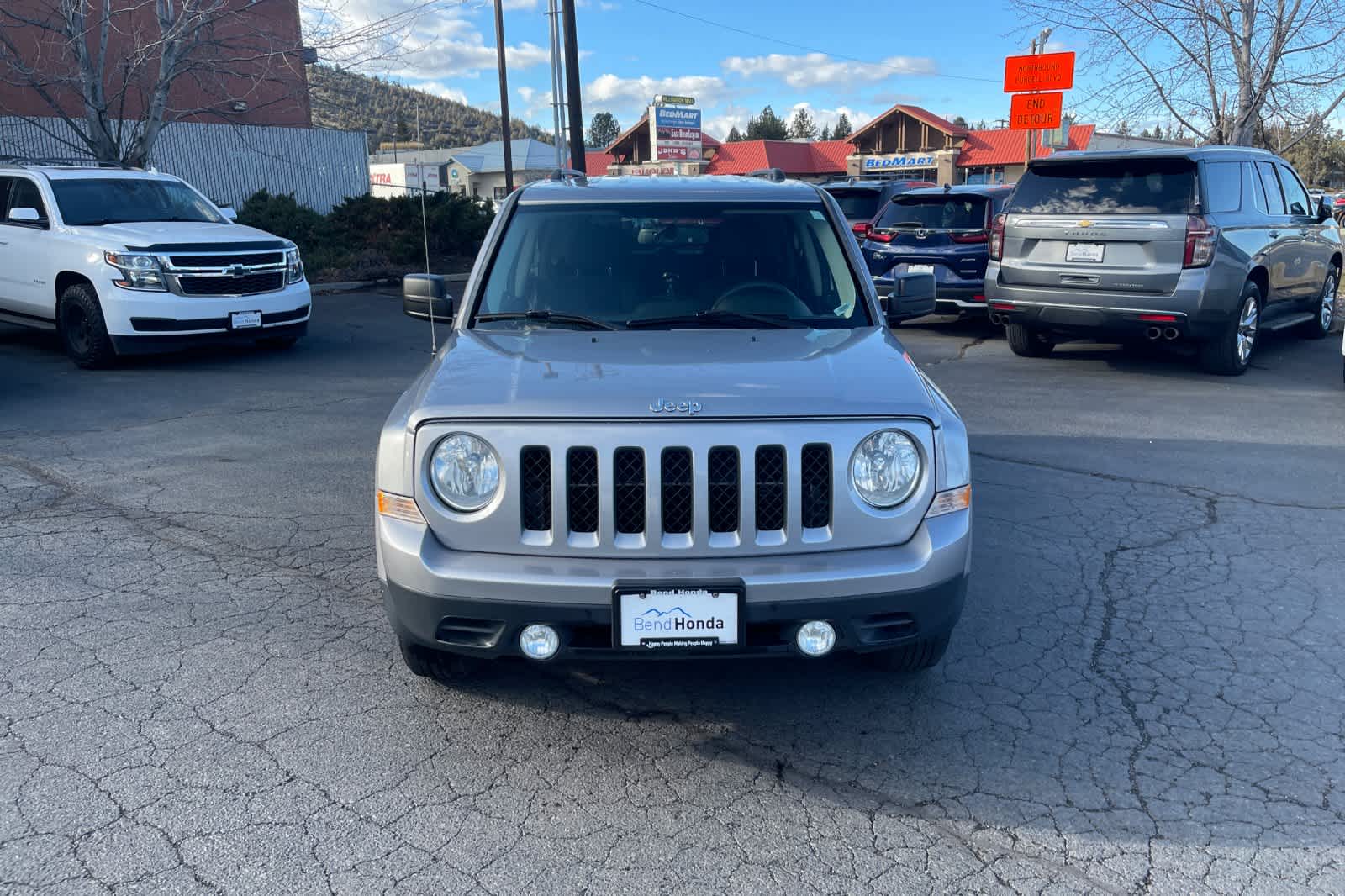 Thumbnail: 2016 Jeep Patriot - 10