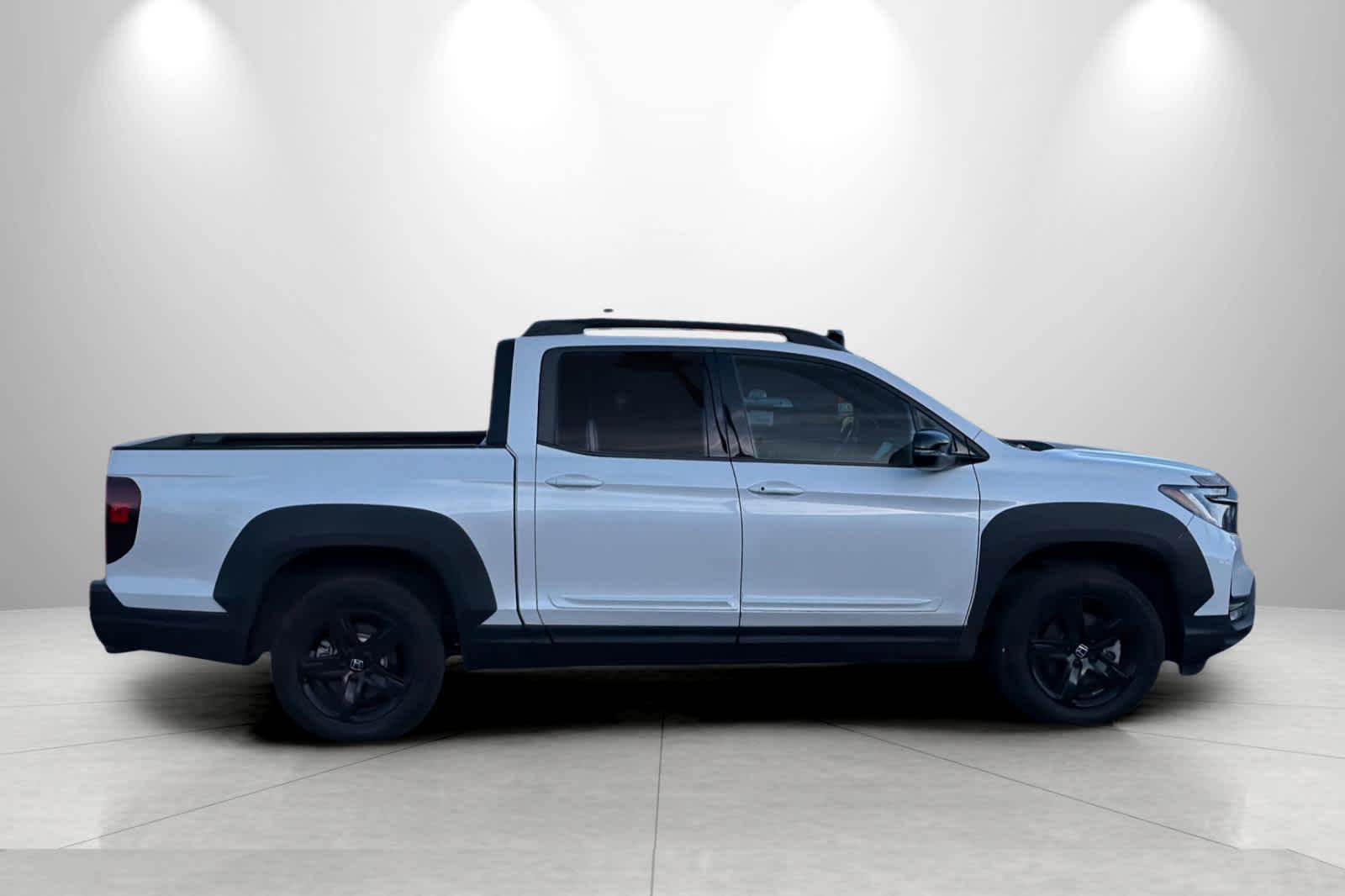 Thumbnail: 2023 Honda Ridgeline - 8